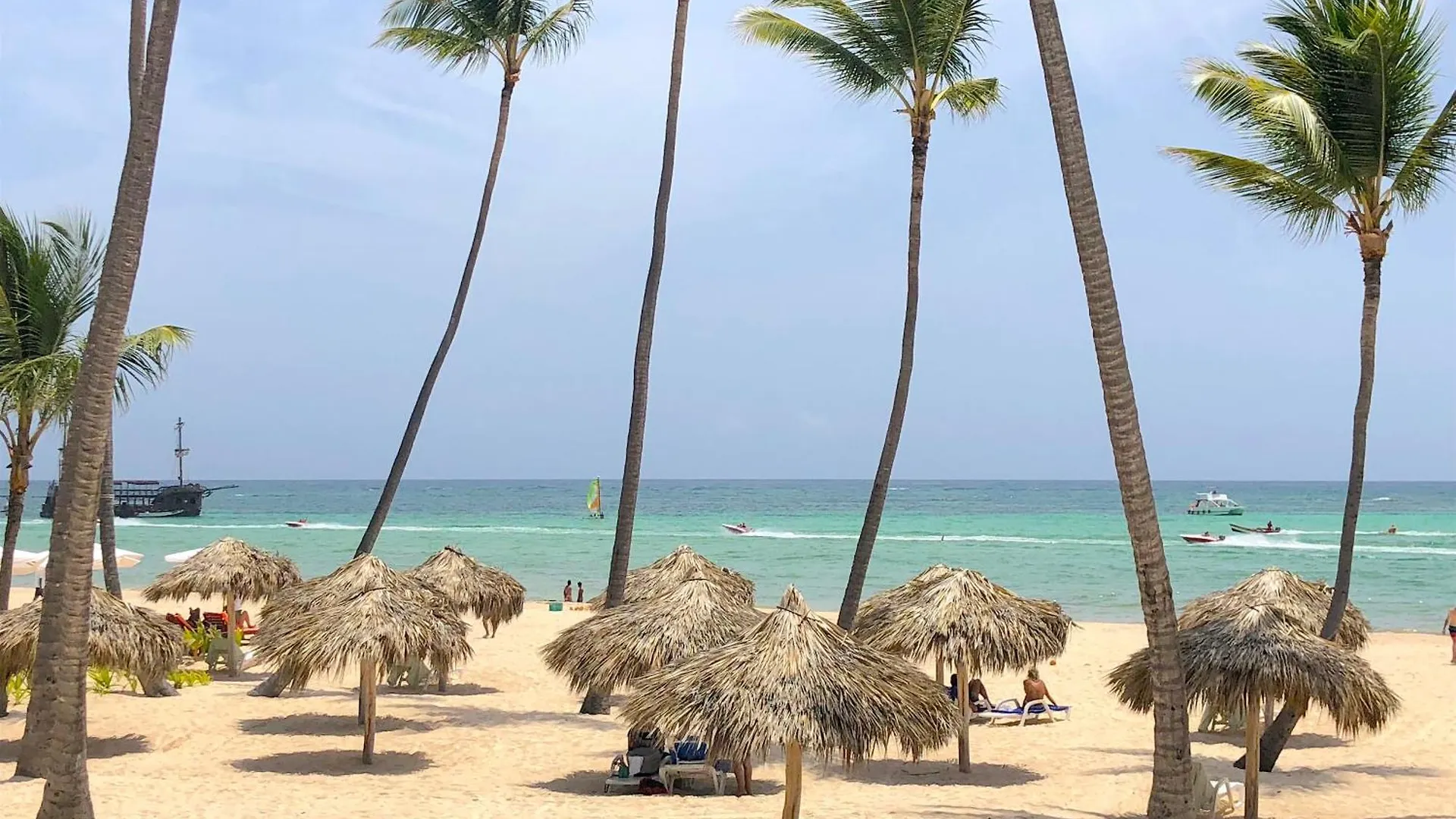 Caribbean Villas And Suites - Playa Los Corales - Wifi, Beach Club Apartmanhotel Punta Cana