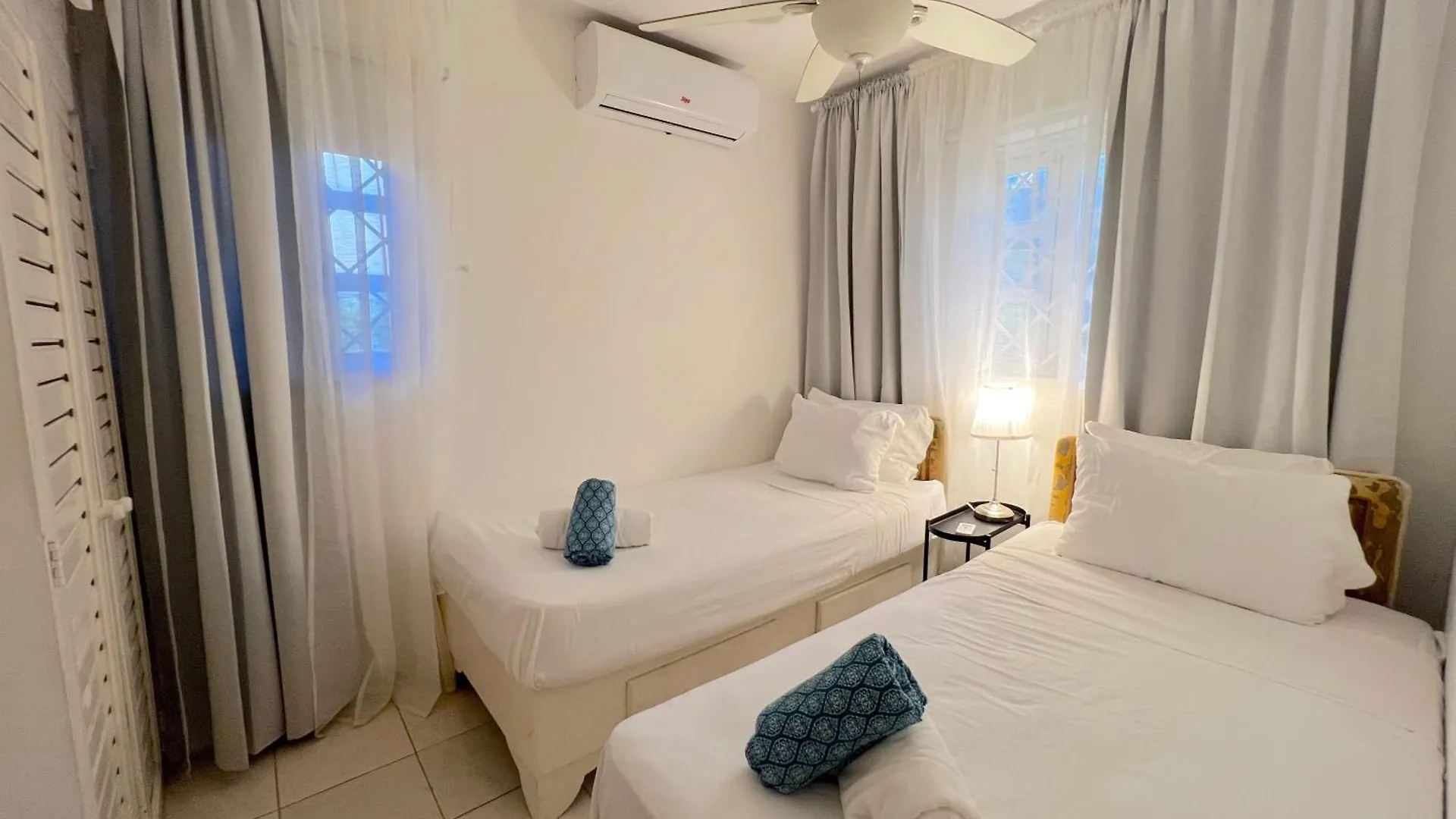 Caribbean Villas And Suites - Playa Los Corales - Wifi, Beach Club Punta Cana