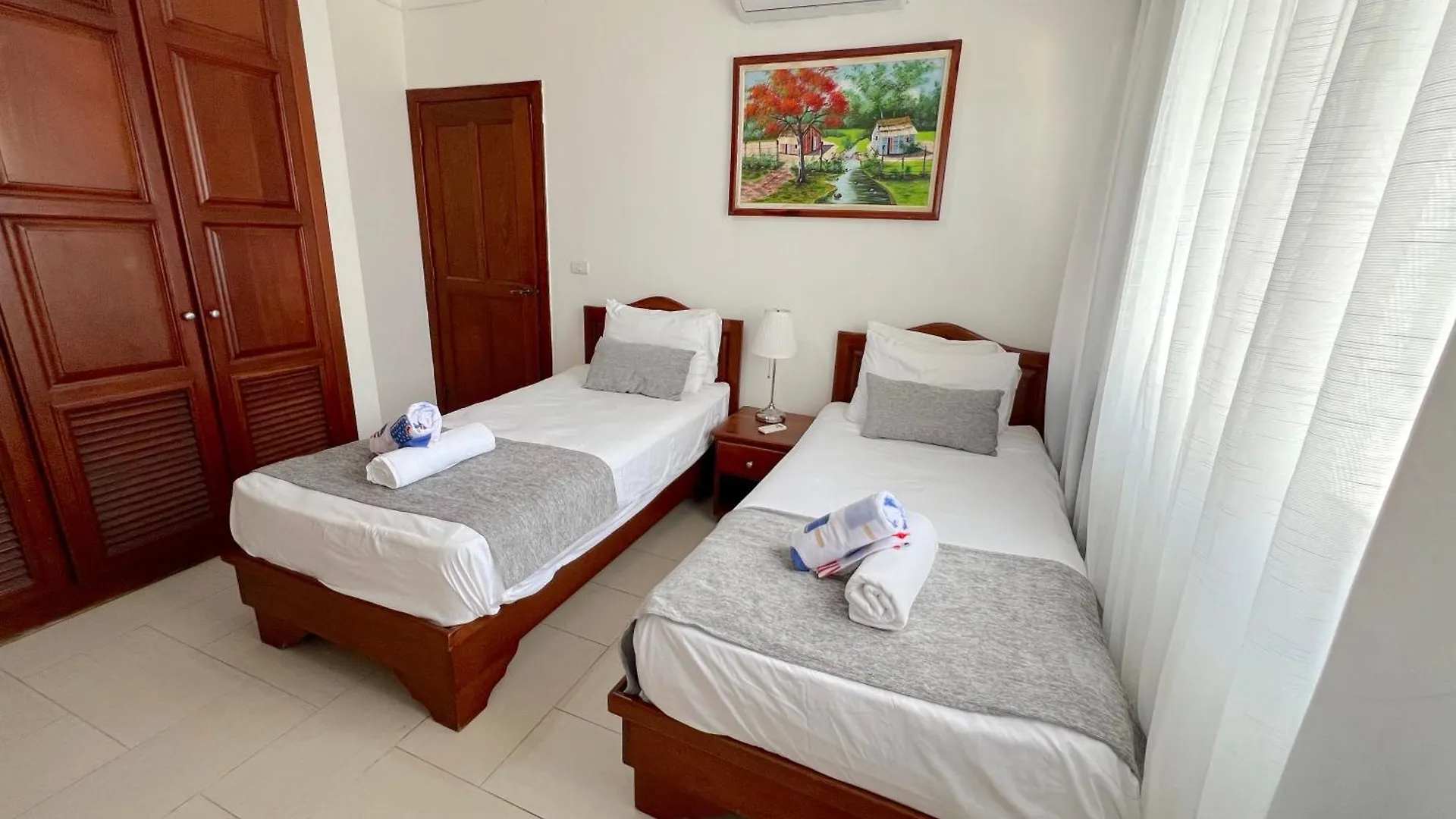 Caribbean Villas And Suites - Playa Los Corales - Wifi, Beach Club Apartmanhotel Punta Cana